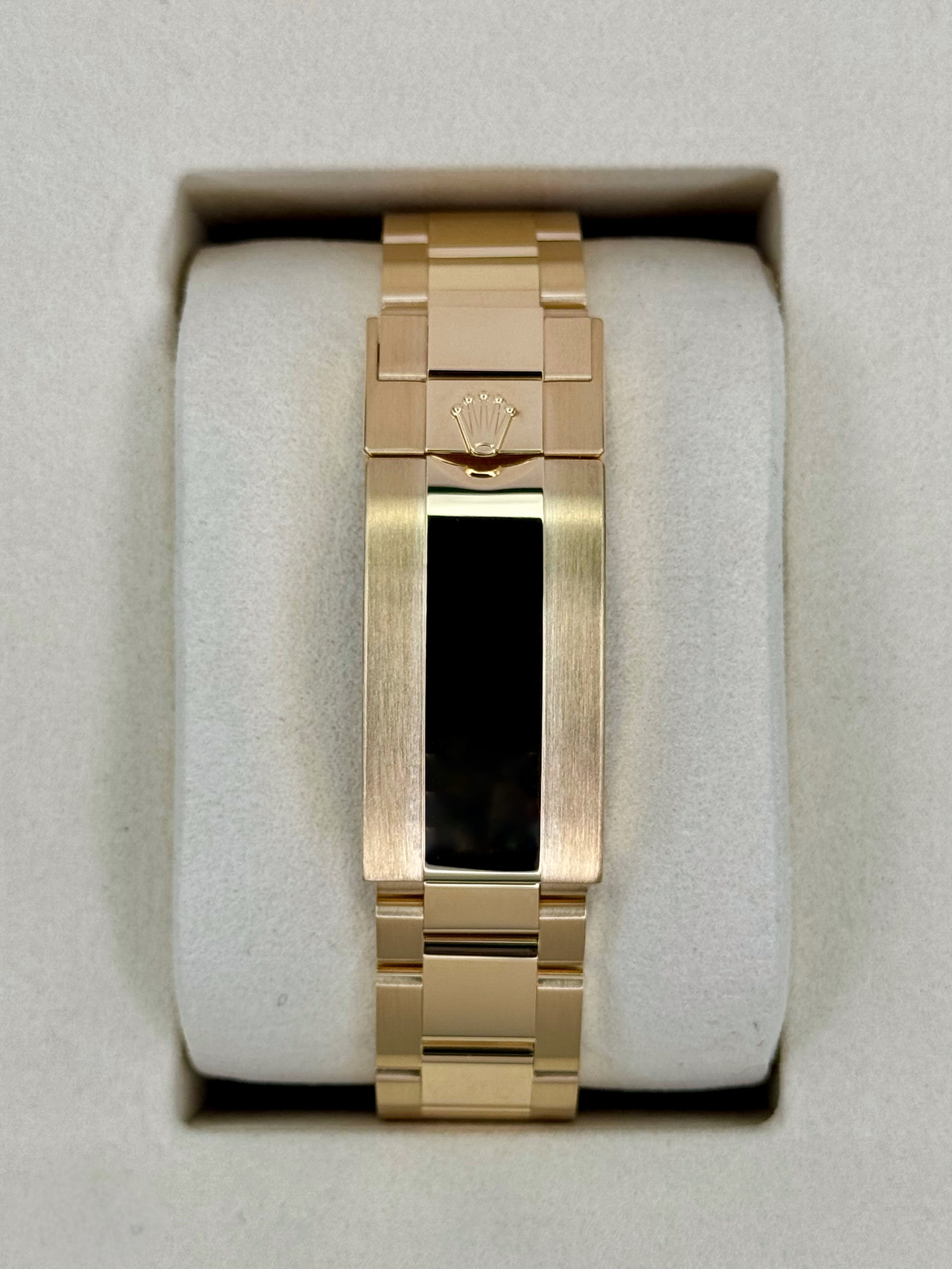 Rolex Submariner Yellow Gold Black