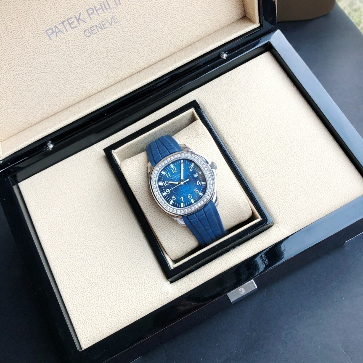 Patek Philippe Aquanaut Luce 5067A-022 Ladies