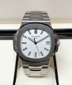 Patek Philippe Nautilus 7118/1A-010 Ladies