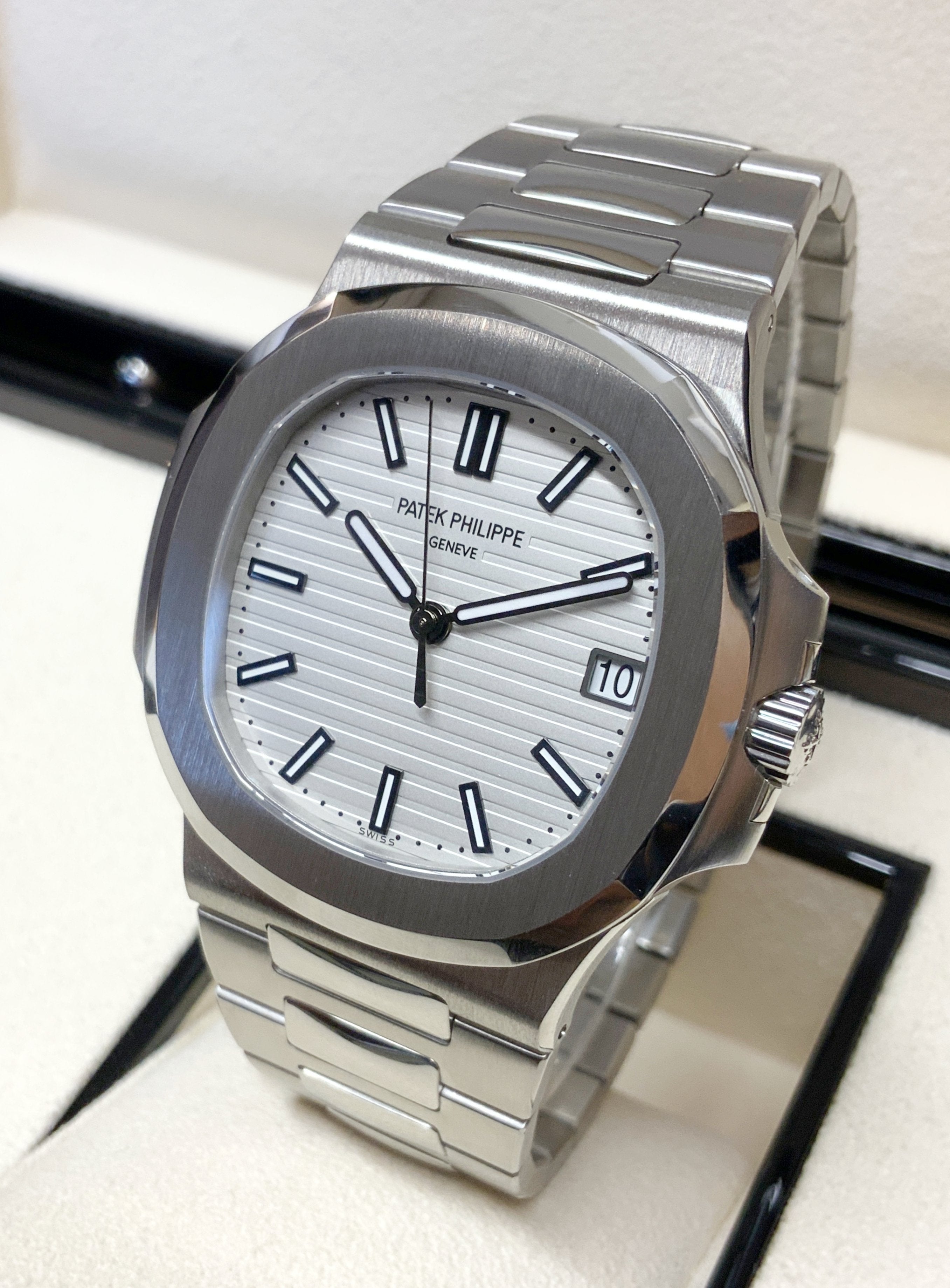 Patek Philippe Nautilus 7118/1A-010 Ladies