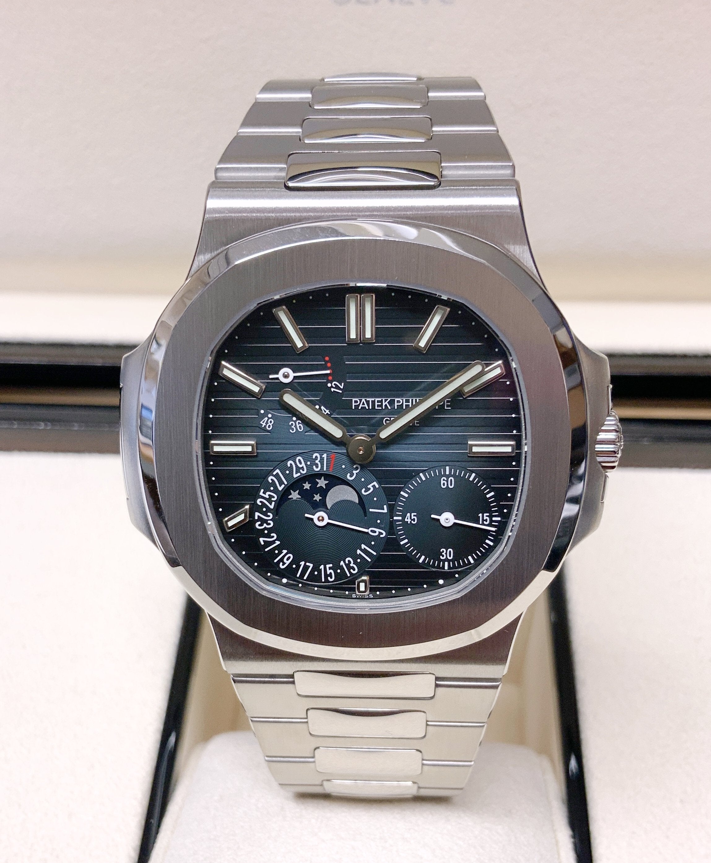 Patek Philippe Nautilus 5712/1A-001