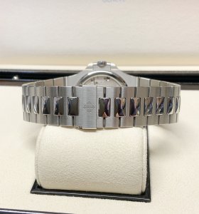 Patek Philippe Nautilus 5712/1A-001