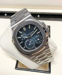 Patek Philippe Nautilus 5712/1A-001