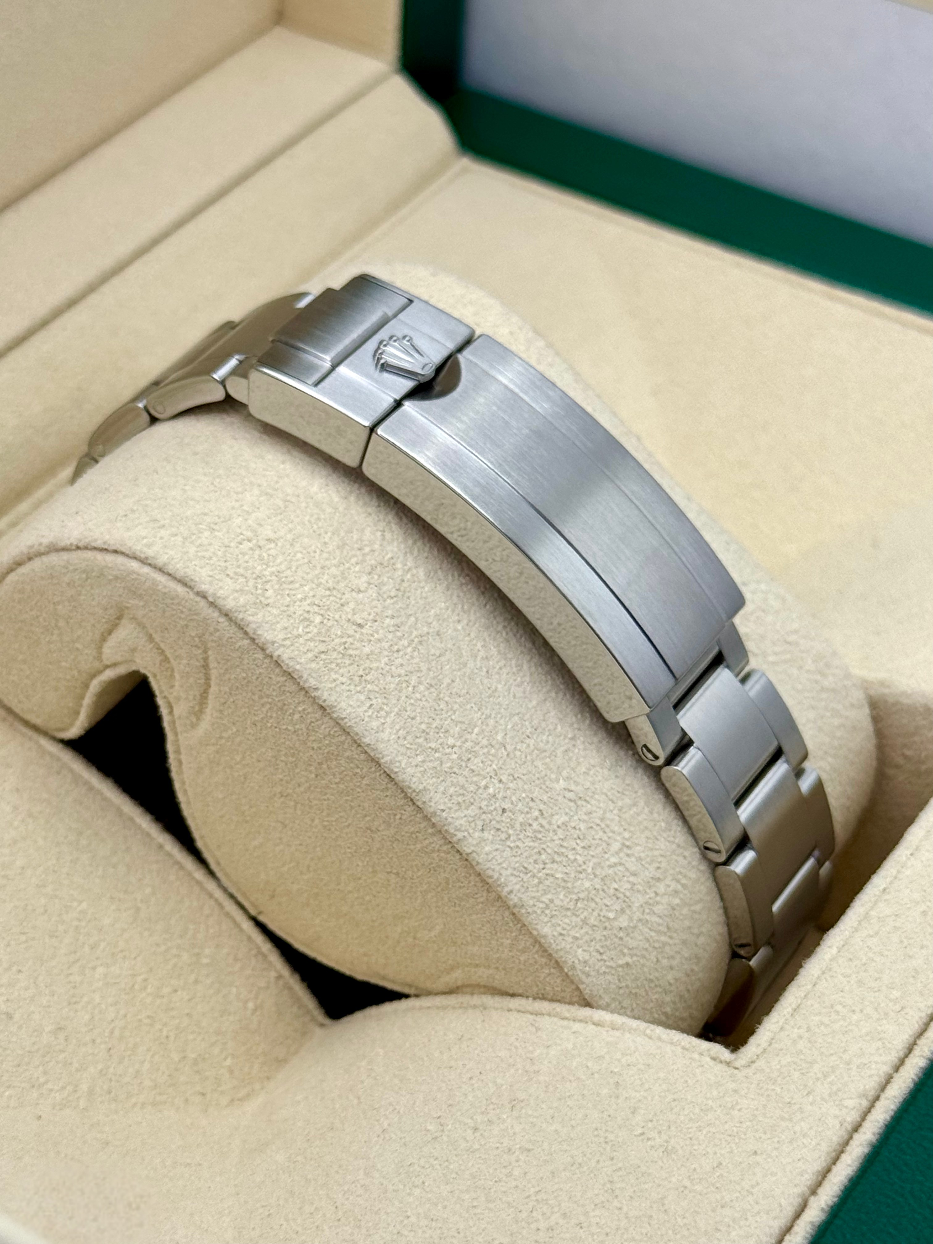 Rolex Submariner Date Hulk