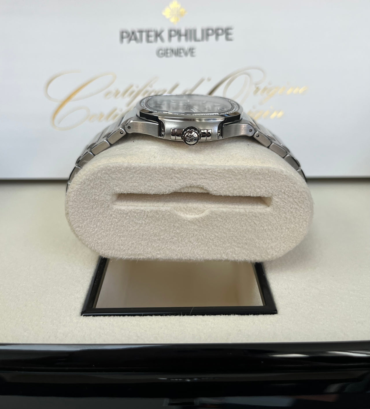 Patek Philippe Nautilus 7118/1200A-010 'Ladies'
