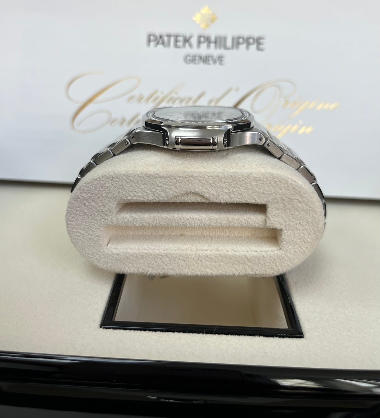 Patek Philippe Nautilus 7118/1200A-010 'Ladies'
