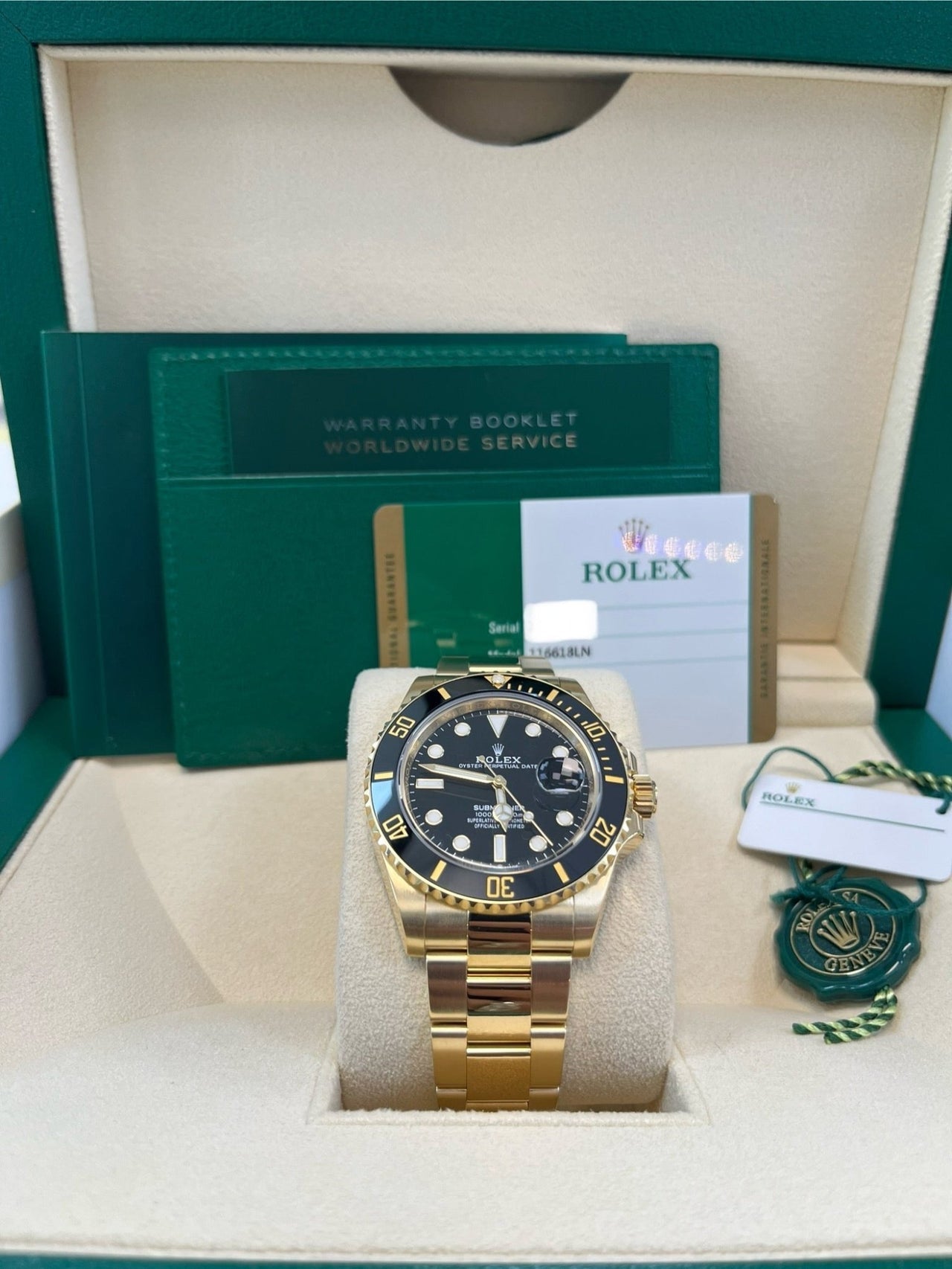 Rolex Submariner Yellow Gold Black